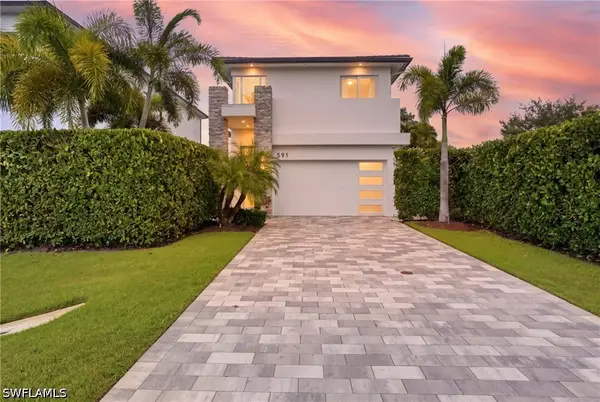 591 93rd Avenue N, Naples, FL 34108