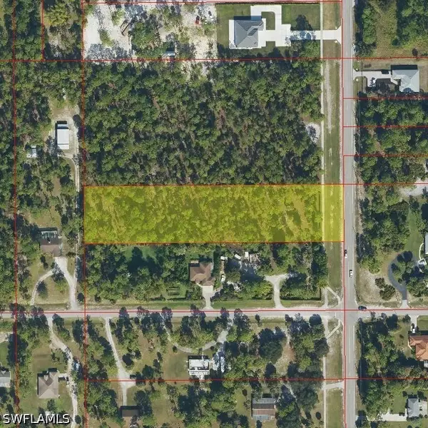 8th St Ne, Naples, FL 34120