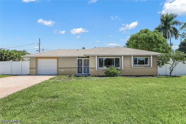 4690 Capri Drive, Naples, FL 34103