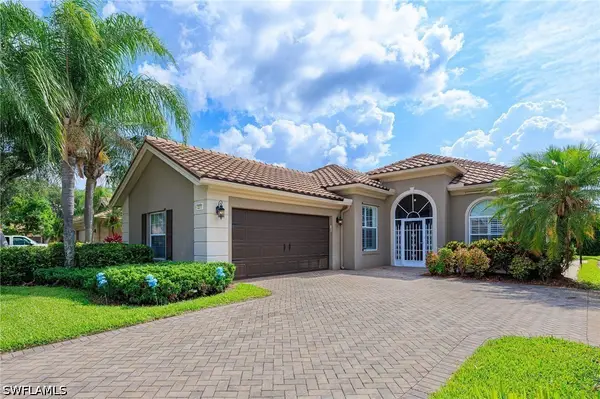 2271 Heydon Circle W, Naples, FL 34120