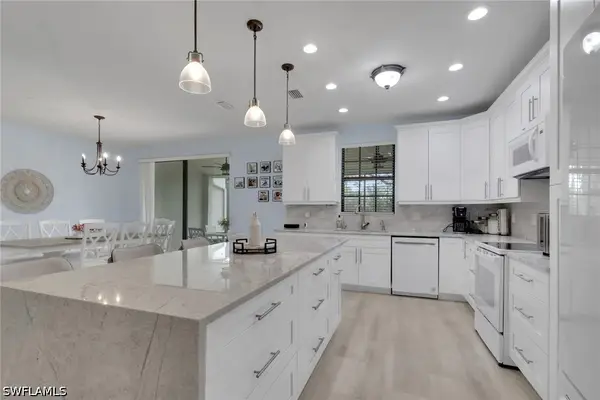 15068 Summit Place Circle #225, Naples, FL 34119
