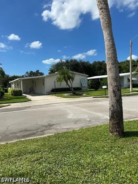 567 Charlemagne Boulevard, Naples, FL 34112