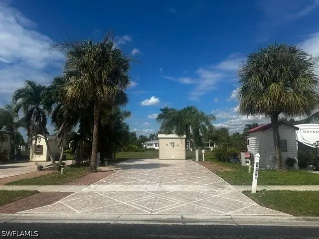 1647 Diamond Lake Circle, Naples, FL 34114 - #1