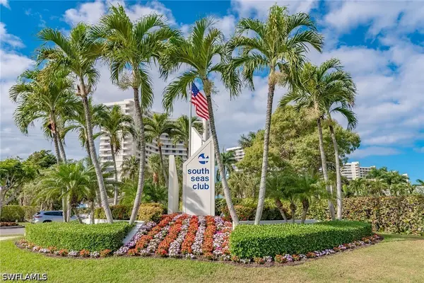 507 Seaview Court #Q2, Marco Island, FL 34145