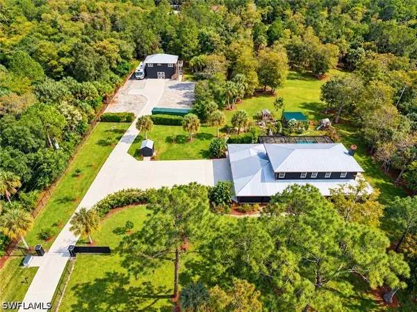 3120 6th Street Nw, Naples, FL 34120