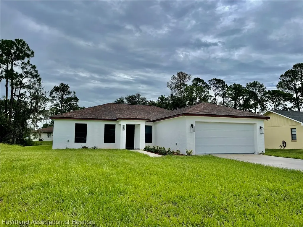 111 Blue Moon Avenue, Lake Placid, FL 33852 - Image #1