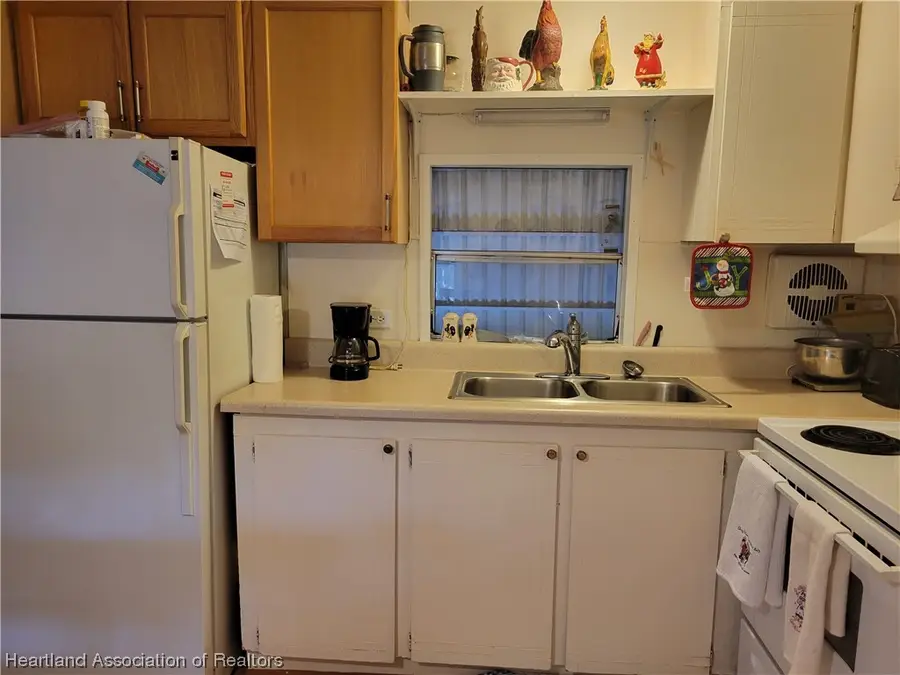 74 Pine Aire Circle, Lake Placid, FL 33852-8252 - Image #3