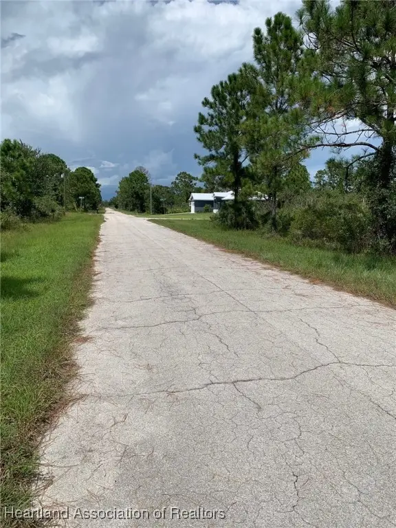 352 Otter Avenue Nw, Lake Placid, FL 33852 - Image #3