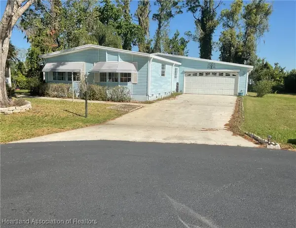 2704 E Waterview Drive, Avon Park, FL 33825