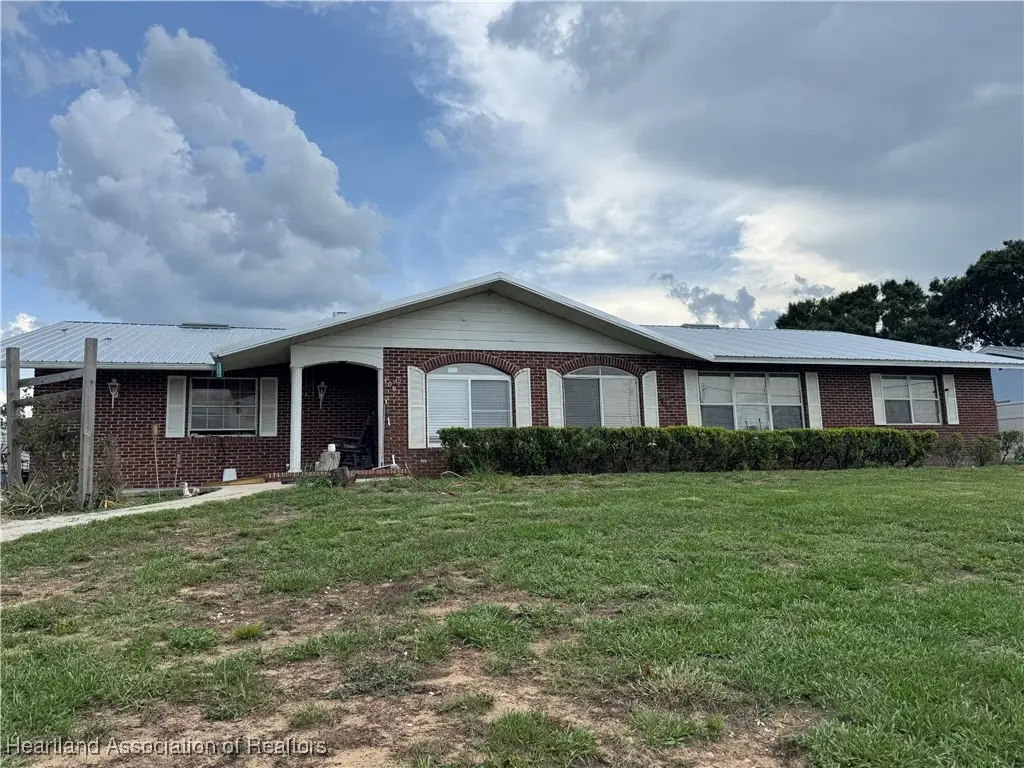 400 W 4th Court, Frostproof, FL 33843 - Image #1