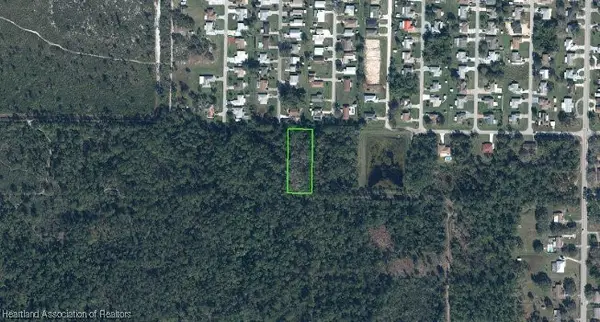 1902 Daffodil Avenue, Sebring, FL 33875