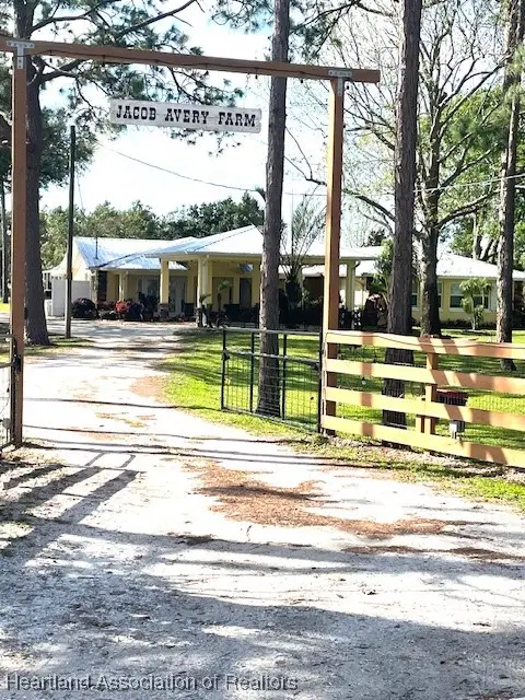 4334 E Kinsey Road E, Avon Park, FL 33825