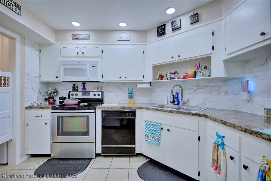 400 Lake Clay Drive S, Lake Placid, FL 33852 - Image #3