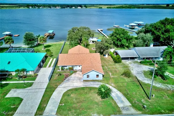 920 Lake Drive E, Lake Placid, FL 33852