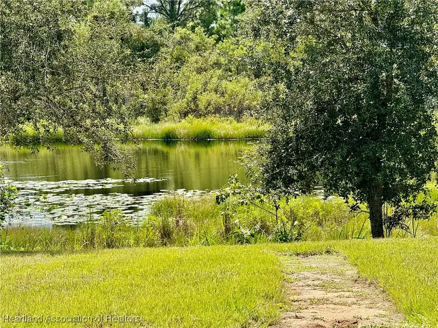 375 Sunshine Avenue, Lake Placid, FL 33852 - Image #3