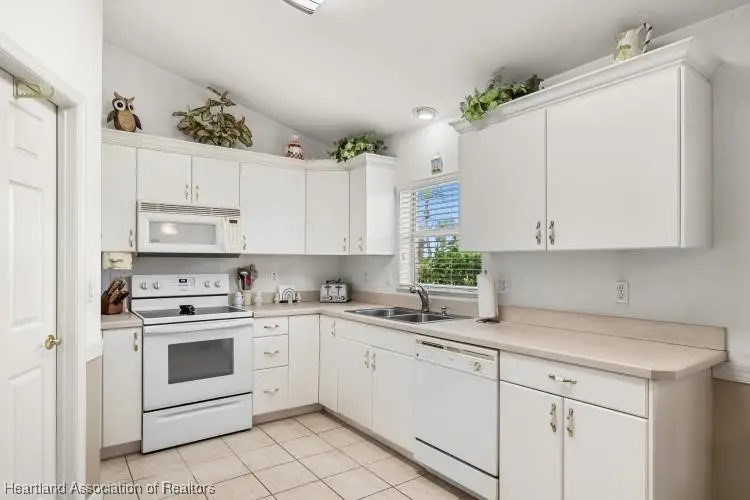 201 Clubhouse Court, Sebring, FL 33876 - Image #3