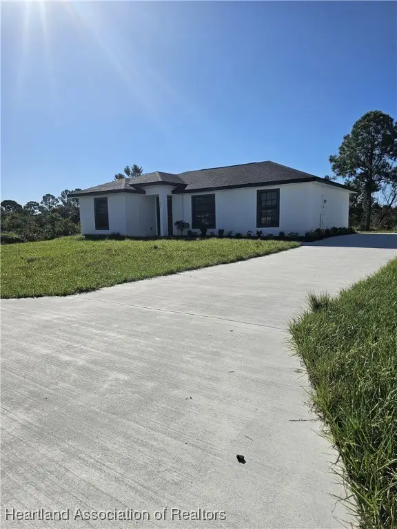 211 Islamorada Street Ne, Lake Placid, FL 33852 - Image #1