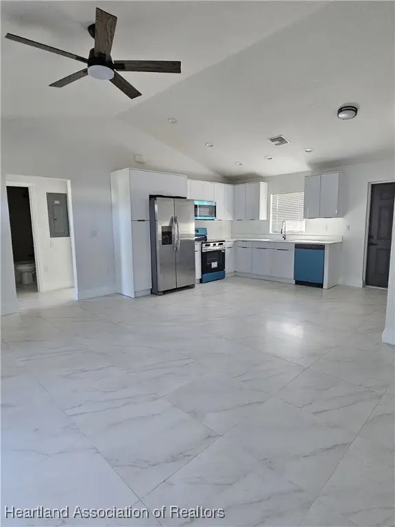 211 Islamorada Street Ne, Lake Placid, FL 33852 - Image #3