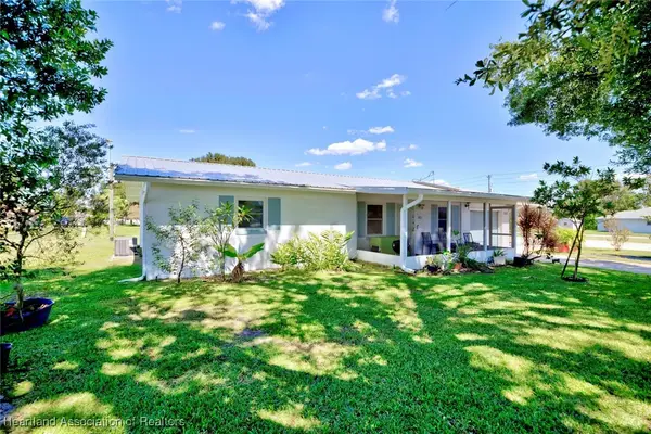 303 & 305 Robin Avenue, Sebring, FL 33870
