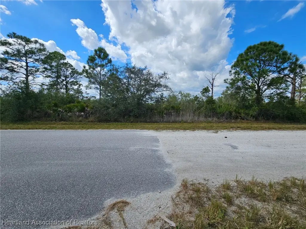 369 Christine Street Nw, Lake Placid, FL 33852 - Image #1