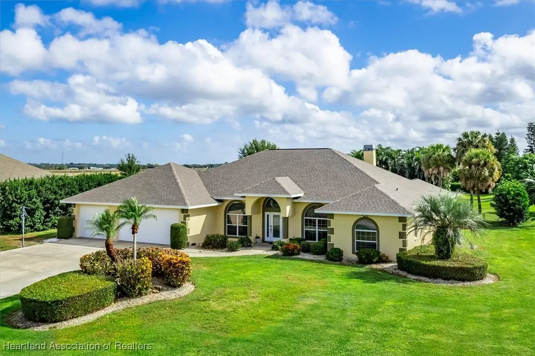 631 Sunset Pointe Drive, Lake Placid, FL 33852 - Image #1