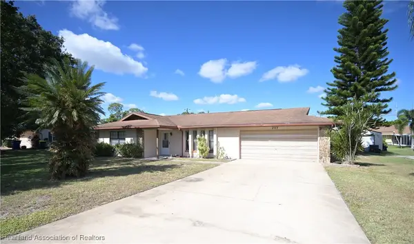 203 Lark Avenue, Sebring, FL 33870