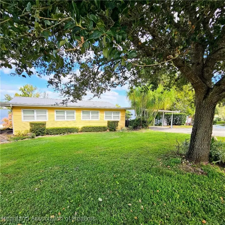 707 Lake Clay Drive S, Lake Placid, FL 33852 - Image #1