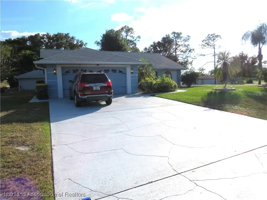 100 Lake Huntley Drive, Lake Placid, FL 33852 - Image #2