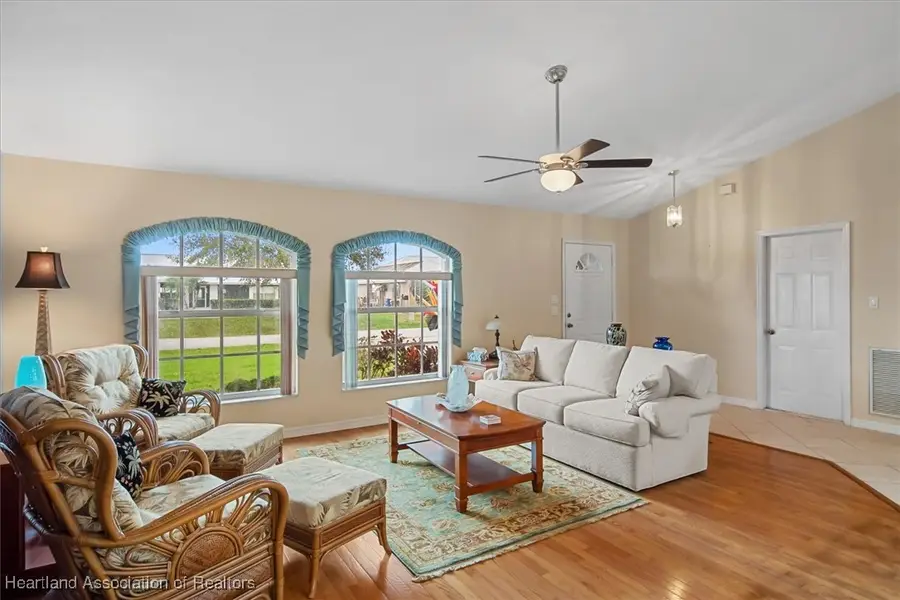 109 Lakefront Court Ne, Lake Placid, FL 33852 - Image #3