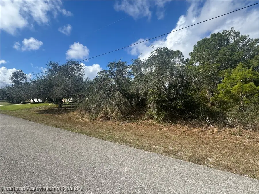 427 W Waterway Avenue Nw, Lake Placid, FL 33852 - Image #2