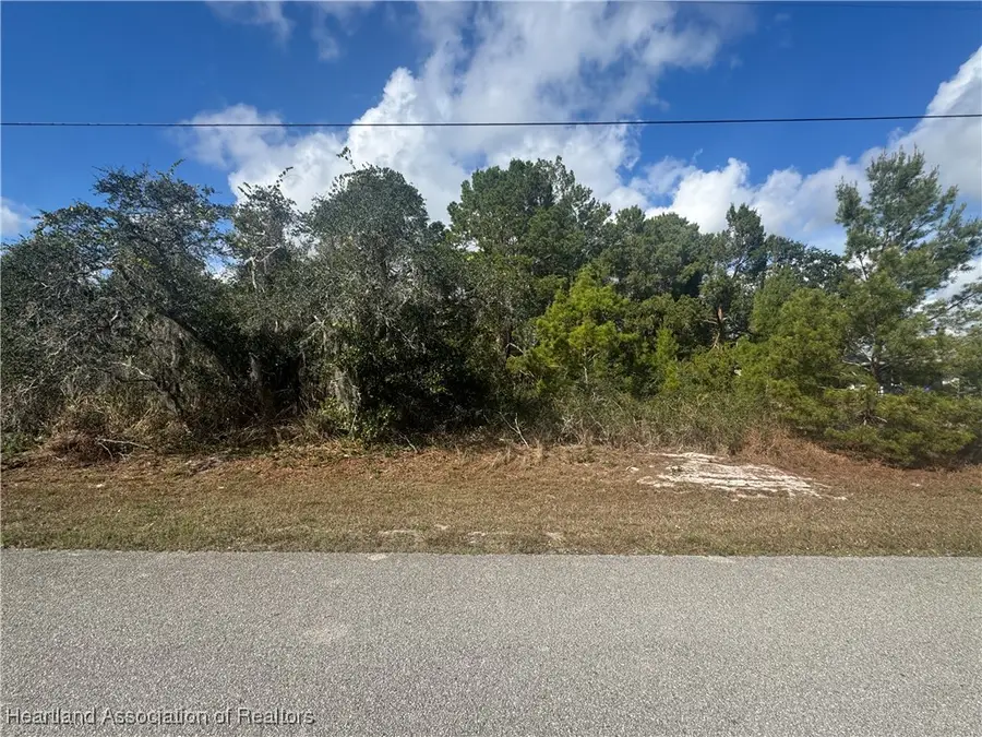 427 W Waterway Avenue Nw, Lake Placid, FL 33852 - Image #3