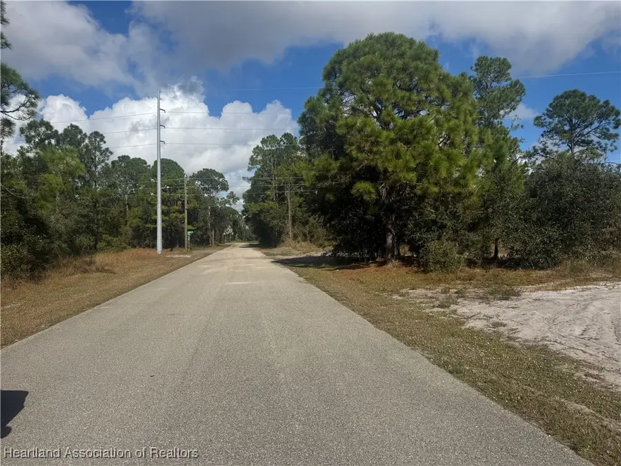 240 Humphrey Avenue, Lake Placid, FL 33852 - Image #3