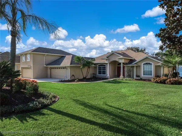 522 Sunset Pointe Drive, Lake Placid, FL 33852