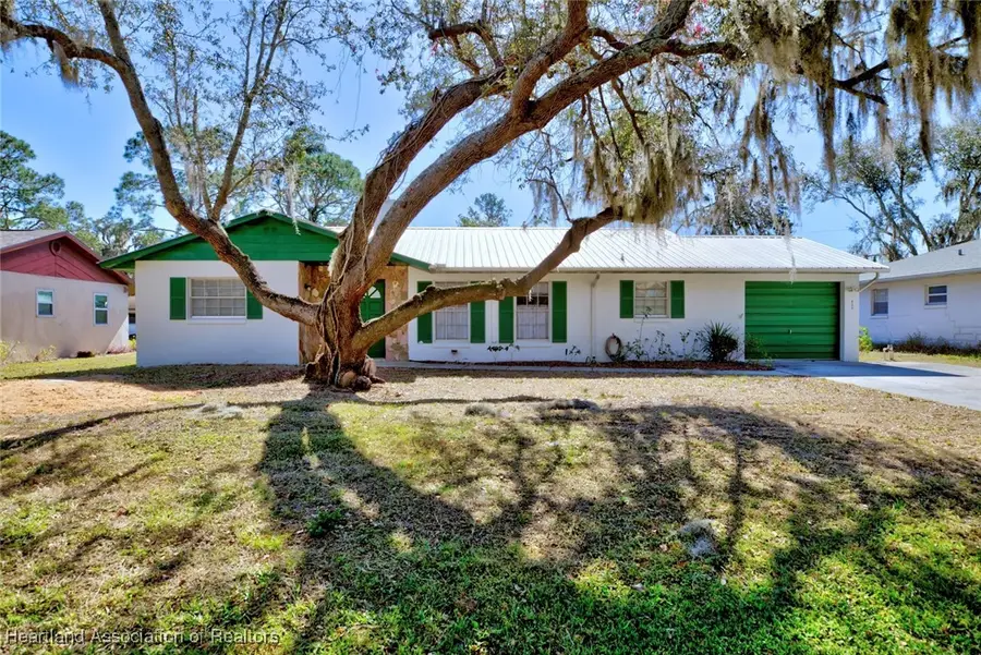 935 Galaxy Avenue, Sebring, FL 33875 - Image #2