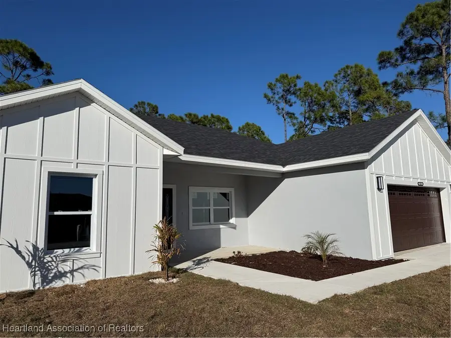 321 Roadrunner Avenue, Sebring, FL 33875 - Image #2