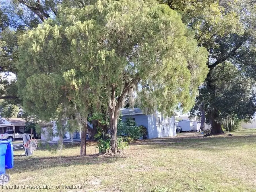 909 N Ruth Avenue, Lakeland, FL 33815 - Image #2