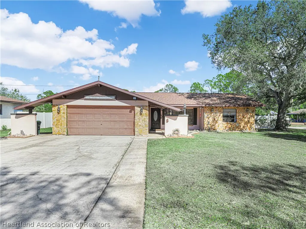 201 Dove Avenue, Sebring, FL 33870 - #1