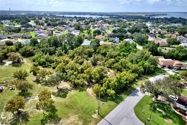 4 Lake Henry Drive, Lake Placid, FL 33852