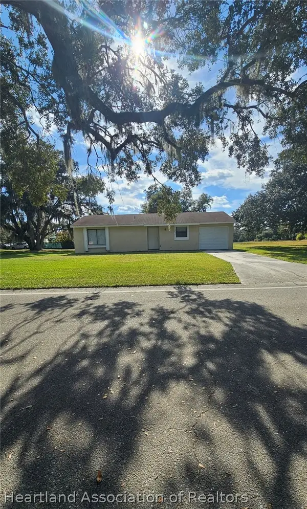 4032 N Edgewater Circle, La Belle, FL 33935