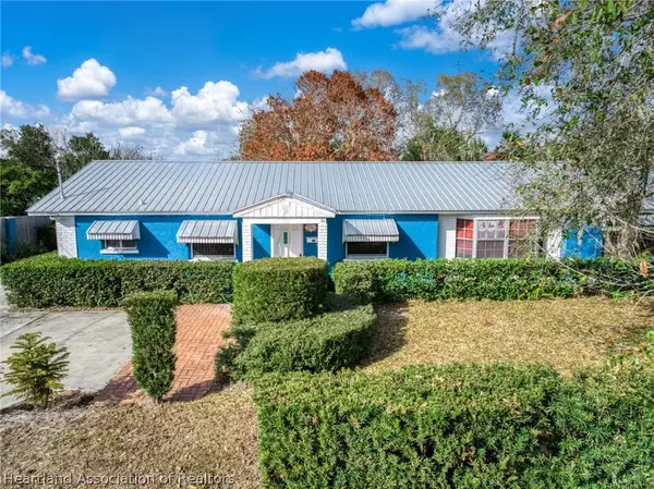 313 E Canfield Street, Avon Park, FL 33825