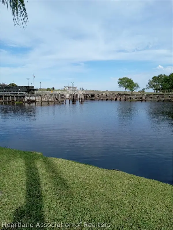 808 Cowhouse Road, Lorida, FL 33857