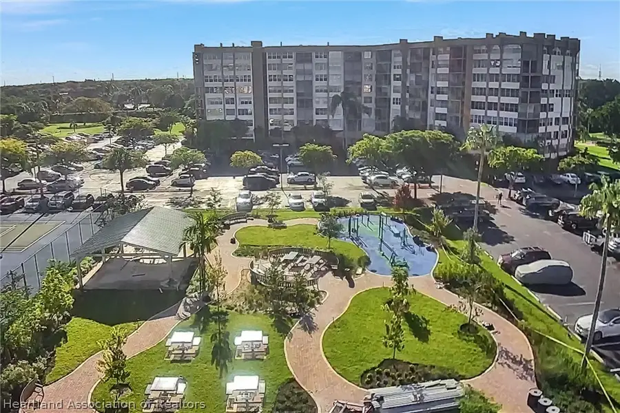 900 Saint Charles Place, Pembroke Pines, FL 33026 - #3