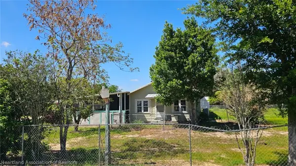 1127 E Winthrop Street, Avon Park, FL 33825