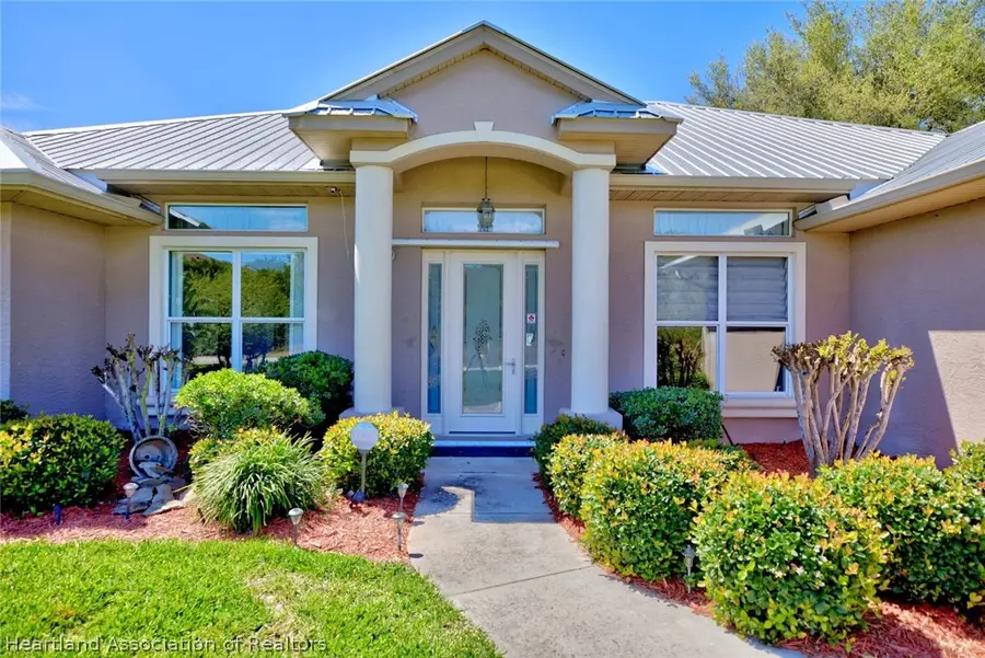 12 Diamond Bay Drive, Lake Placid, FL 33852 - #2