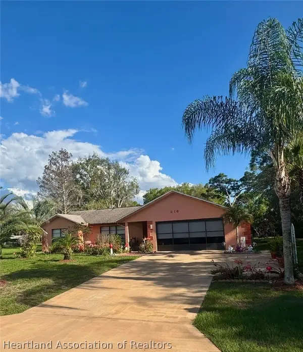 216 Robinhood Terrace, Sebring, FL 33876