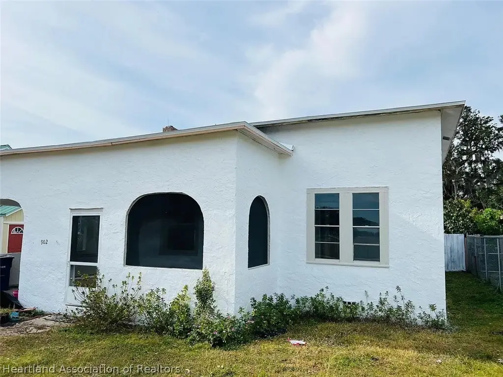 902 Woodlawn Drive, Sebring, FL 33870 - #1