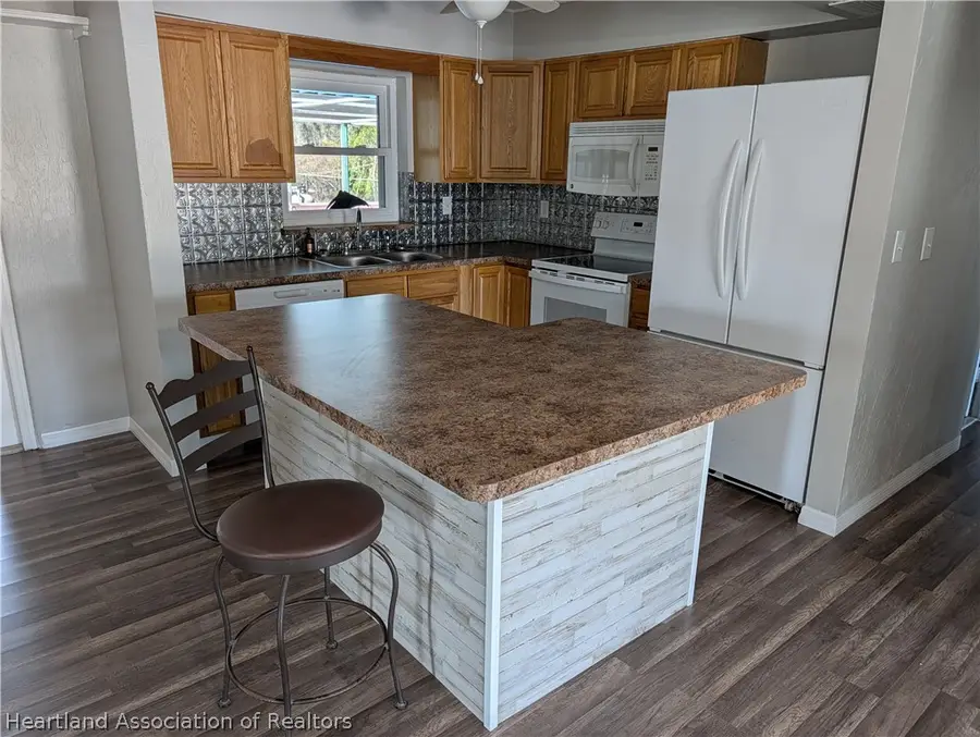 1103 Bellevue Avenue, Sebring, FL 33870 - #3