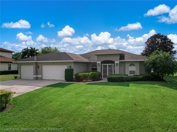 34 Meadowlake Circle S, Lake Placid, FL 33852