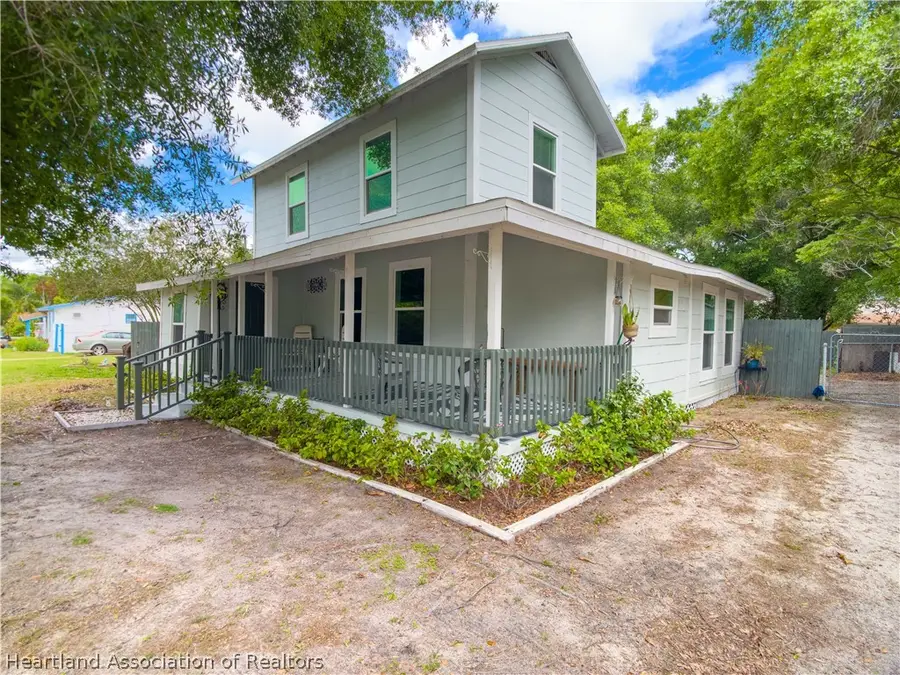 208 Weaver Avenue, Lake Wales, FL 33853 - #3