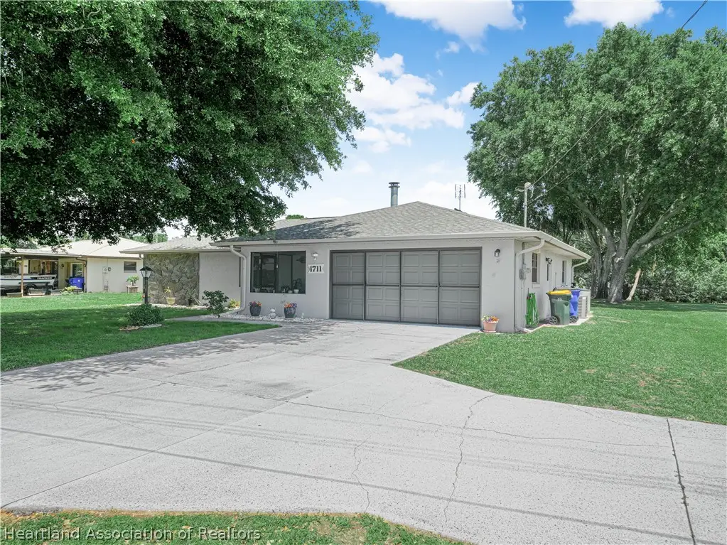 1711 Lake Clay Drive, Lake Placid, FL 33852 - #1